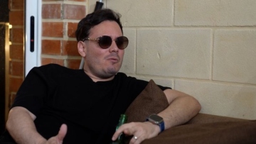 Ο influencer εγγονός του Φιντέλ Κάστρο προκαλεί με την χλιδάτη ζωή του και θέλει συμφωνία με τον Τραμπ για την Κούβα