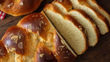 Πασχαλινό τσουρέκι: Το αλεύρι που κάνει τη διαφορά
