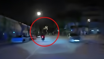 Δείτε βίντεο: Κινηματογραφική καταδίωξη μοτοσικλετιστή στους δρόμους της Λευκωσίας