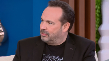 Κώστας Μακεδόνας: Ποτέ δεν είχα μεγάλη ιδέα για τον εαυτό μου, προσπαθώ να γίνομαι όσο καλύτερος μπορώ