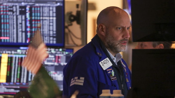 Wall Street: Τα futures του S&P 500 «διέγραψαν» κεφαλαιοποίηση $550 δισ. σε μισή ώρα μετά το διάγγελμα Τραμπ για το Ιράν