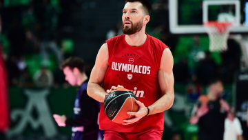 Άλεκ Πίτερς: Φεύγει από τον Ολυμπιακό και υπογράφει στην Αρμάνι, σύμφωνα με τους Ιταλούς