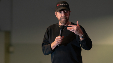 Η οικογένεια του Τσακ Νόρις ξέσπασε για τις ψευδείς πληροφορίες και τα AI βίντεο γύρω από τον θάνατο του ηθοποιού