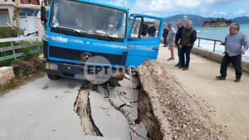 Καθίζηση δρόμου στην Ζάκυνθο παγίδευσε φορτηγό στον Άγιο Σώστη