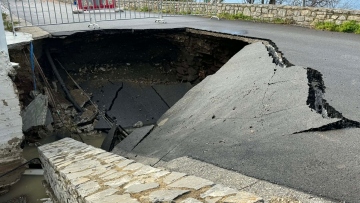 Η κακοκαιρία Erminio δοκίμασε τη Ρόδο και πολλά νησιά του Αιγαίου: Κύματα ύψους 3-4 μέτρων, θυελλώδεις άνεμοι και πλημμύρες, δείτε βίντεο