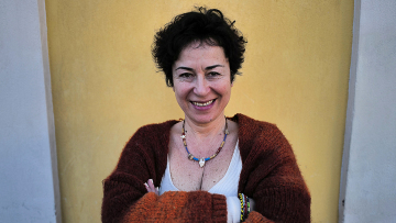 Τουρκία: Μετά την έβδομη αναβολή της δίκης της, η κοινωνιολόγος Πινάρ Σελέκ μιλά για μια «παρωδία»