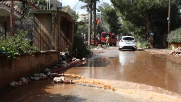 Κακοκαιρία Erminio: Πάνω από 1.000 κλήσεις στην πυροσβεστική,  οι 752 για την Αττική
