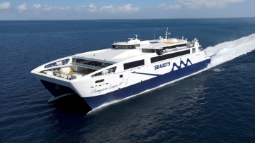 Εμπλοκή άγκυρας στο πλοίο Champions League Jet 1 στο λιμάνι της Πάρου, ταλαιπωρία για 459 επιβάτες