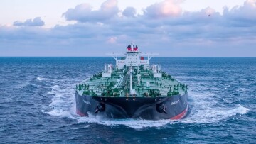 Τρία τάνκερ πέρασαν τα Στενά του Ορμούζ από νέα διαδρομή κοντά στις ακτές του Ομάν