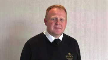 Ιστορία τρόμου στην Αγγλία: Ιδιοκτήτης γραφείου τελετών κρατούσε σορούς νεκρών και έδινε στάχτες αγνώστων (vid)