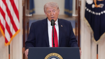 Τραμπ: Με περισσότερο χρόνο μπορούμε να ανοίξουμε τα Στενά του Ορμούζ, να πάρουμε το πετρέλαιο και να κερδίσουμε μια περιουσία