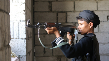 «Πιθανό έγκλημα πολέμου» η στρατολόγηση παιδιών 12 ετών στους Φρουρούς της Επανάστασης, λέει η Διεθνής Αμνηστία