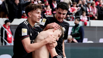 Απίθανη νίκη με ανατροπή στις καθυστερήσεις και υπογραφή Καρλ για την Μπάγερν Μονάχου, 3-2 τη Φράιμπουργκ, δείτε τα γκολ 