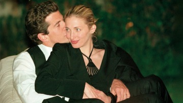 «Ο χωρισμός μου από την Κάρολιν Μπεσέτ με ισοπέδωσε» - Πώς ανακάλυψε ο Μάικλ Μπέργκιν τη σχέση της με τον Τζον Κένεντι 