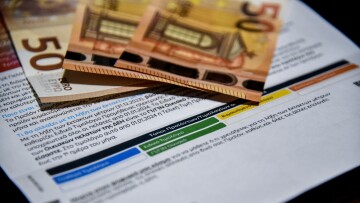 Πάγωμα των σταθερών τιμολογίων ρεύματος, επιδοτήσεις και πλαφόν στα υγρά καύσιμα ασπίδα στην ενεργειακή κρίση