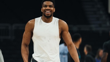 Γιάννης Αντετοκούνμπο: Νέες αιχμές με ανάρτηση και πανηγυρισμοί για το άλεϊ ουπ του Άλεξ στον Θανάση