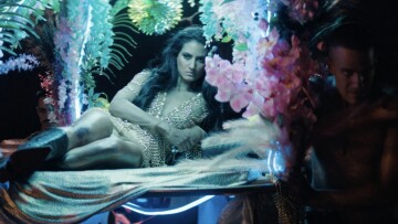 Οι γυναίκες του Gorgonà βάζουν φωτιά στα στάσιμα νερά
