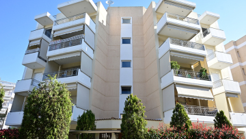 Γυναίκα στο Μαρούσι έπεσε από τον 4ο, προσγειώθηκε στον 3ο, ανέβηκε και ξαναέπεσε - Συνελήφθη ο σύζυγός της