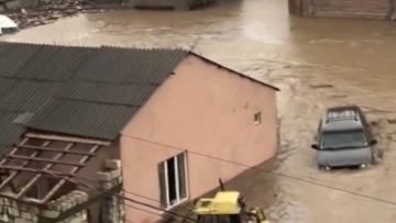 Δύο νεκροί, χιλιάδες άστεγοι από τις πλημμύρες στο Νταγκεστάν της Ρωσίας
