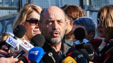 Ο διάλογος συγγενή θύματος στα Τέμπη με δημοσιογράφο για τα βίντεο: «Δεν έχει διαγραφεί τίποτε, έχετε λάθος πληροφόρηση»