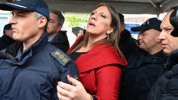 Νέο βίντεο με το χάος στη δίκη για τα Τέμπη, η Ζωή Κωνσταντοπούλου ουρλιάζει εκτός ελέγχου