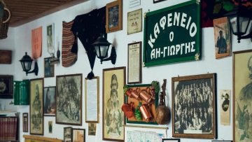 Ένα καφενείο, ένας φούρνος και ένα τυροκομείο που κρατούν την παράδοση στην ορεινή Αρκαδία