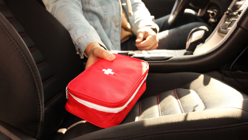 Αλλάζει το φαρμακείο του αυτοκινήτου: Τι πρέπει να περιέχει από τις 18 Ιουνίου