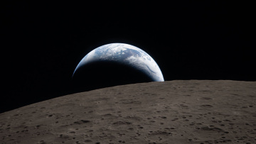 Εικόνα που κόβει την ανάσα: Η πρώτη φωτογραφία από την αθέατη πλευρά της Σελήνης με φόντο τη Γη