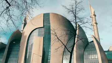 Στη Γερμανία οι χριστιανικοί ναοί μειώνονται, ενώ τα τεμένη πολλαπλασιάζονται
