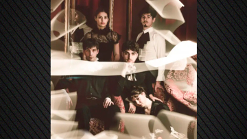 Γιάννης Καλαβριανός: Το νέο θεατρικό του έργο «Η Χρονιά Χωρίς Καλοκαίρι» αφηγείται τη γέννηση της ρομαντικής λογοτεχνίας τρόμου