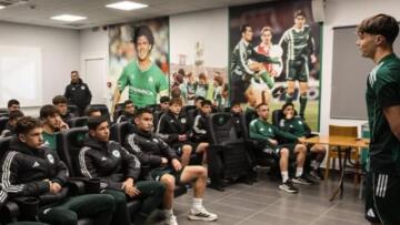 Κάτρης στους ποδοσφαιριστές της Ακαδημίας του Παναθηναϊκού: Εδώ σας αγαπούν πρώτα ως ανθρώπους και μετά ως αθλητές, βίντεο 