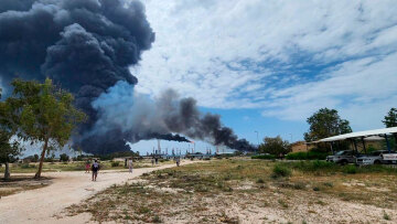 Κουβέιτ και Εμιράτα δέχθηκαν επιθέσεις από ιρανικά drone, εκρήξεις σε διυλιστήριο του Ιράν - «Εύθραυστη η εκεχειρία» λέει ο Βανς