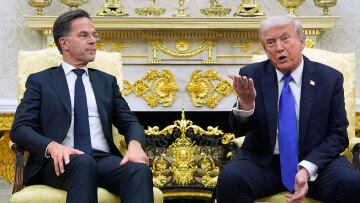 Σε εξέλιξη η κεκλεισμένων των θυρών συνάντηση Τραμπ - Ρούτε, στο τραπέζι η έξοδος των ΗΠΑ από το NATO: «Δοκιμάστηκε και απέτυχε» λέει ο Λευκός Οίκος