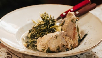 Χοιρινό φρικασέ της ταβέρνας Τσιαχτάι στα Λαγκάδια