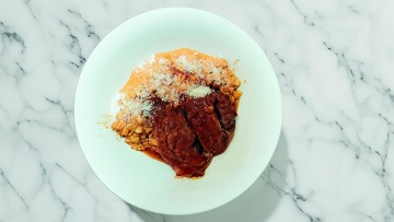 Χυλοπίτες με μοσχάρι κοκκινιστό της ταβέρνας Βασιλικός στο Βαλτεσινίκο