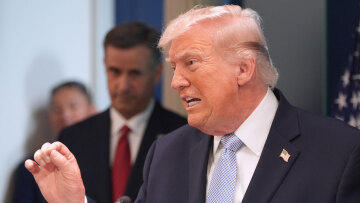 Νέα επίθεση Τραμπ στο ΝΑΤΟ: Δεν καταλαβαίνουν τίποτα αν δεν τους ασκηθεί πίεση - «Το Ισραήλ παραβιάζει την εκεχειρία με τους βομβαρδισμούς» διαμηνύει ο πρόεδρος του Ιράν