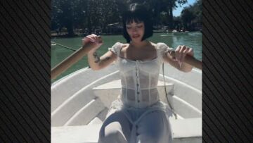 Η Marseaux έκανε βαρκάδα στη Ρώμη, δείτε βίντεο