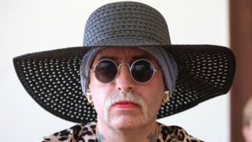 Νεοναζί που άλλαξε φύλο για να αποφύγει τη φυλάκιση στη Γερμανία συνελήφθη στην Τσεχία