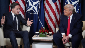 «Το ΝΑΤΟ δεν θα είναι εκεί αν το χρειαστούμε ξανά»: Ο χρησμός Τραμπ μετά τη συνάντηση με τον Ρούτε και το σχέδιο επιβράβευσης χωρών, όπως η Ελλάδα, που βοήθησαν τις ΗΠΑ