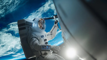 Αδριανός Γολέμης: Ο Έλληνας γιατρός των αστροναυτών μιλά για το Artemis-I