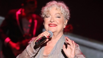 Η Τάνια Τσανακλίδου έκλεισε τα 74: Περπάτησα περήφανα, αγαπώντας ό,τι όμορφο συναντούσα, γράφει