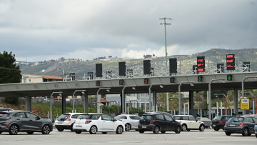 Φεύγουν και οι τελευταίοι εκδρομείς του Πάσχα, αυξημένη η κίνηση στην Εθνική Οδό Αθηνών - Κορίνθου