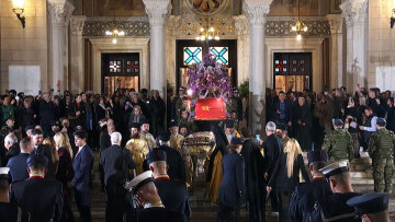 Δείτε live την Ακολουθία του Επιταφίου Θρήνου στη Μητρόπολη Αθηνών