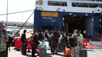 Φεύγουν και οι τελευταίοι εκδρομείς του Πάσχα, αυξημένη η κίνηση στα λιμάνια