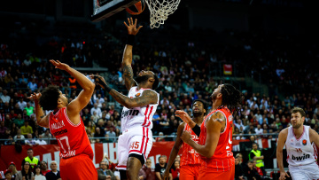 Ολυμπιακός: Το απίθανο κάρφωμα του Χολ στο παιχνίδι με τη Χάποελ στο Νο1 του top-10 της Euroleague, βίντεο