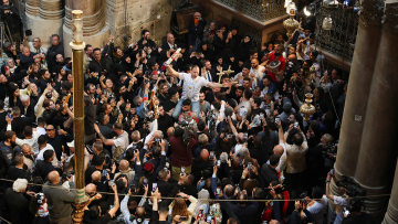 Δείτε live την τελετή Αφής του Αγίου Φωτός στον Ναό της Αναστάσεως στα Ιεροσόλυμα