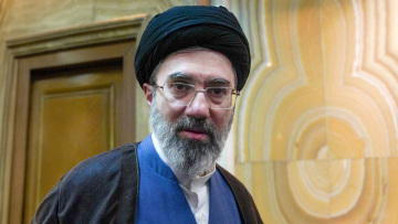 Μοτζτάμπα Χαμενεϊ: Ανοίγει νέο κεφάλαιο για το Ορμούζ χωρίς αμερικανική παρουσία, θα προστατεύσουμε πυρηνικές και πυραυλικές τεχνολογίες