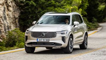 Δοκιμάζουμε το πολυτελές Volvo XC90 - Πόσο κοστίζει στην Ελλάδα;
