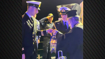 Έφτασε στην Τήνο το Άγιο Φως, δείτε βίντεο