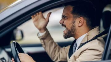 4+1 κακές οδηγικές συνήθειες που όλοι έχουμε
